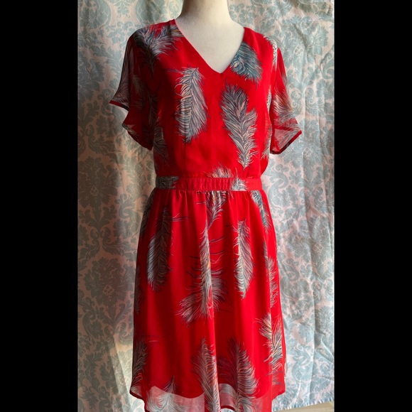 Entro Flutter Sleeve Open Back Feather Print Dress - Picture 1 of 3